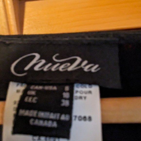 Robe - Picture 6 of 6